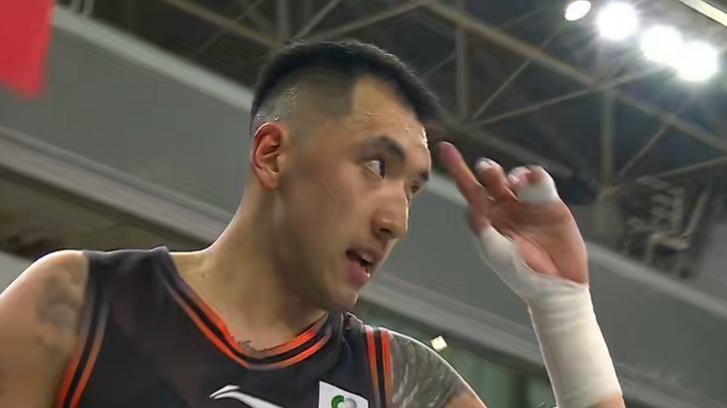 CBA俱乐部杯山东男篮夺得季军，新外援首秀17+14，末节赢21分