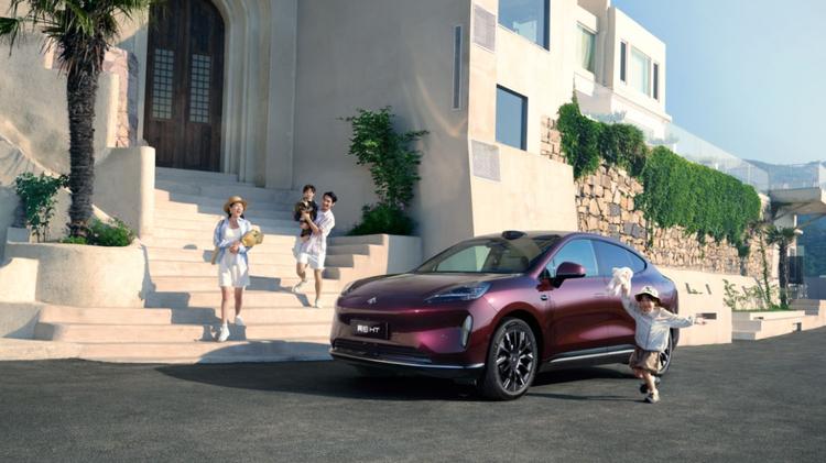 15 万元左右大五座 SUV，昊铂 HT 用三重权益给足家用安全感