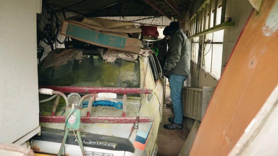 尘封37年的宝马传奇，1989年入库的E12重现天日后又被推回车库？