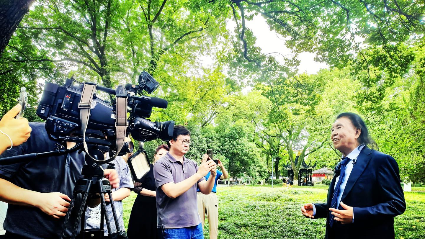 杨明义教授荣获法国终身艺术成就勋章 刘瀚锴先生应邀出席见证——UC头条
