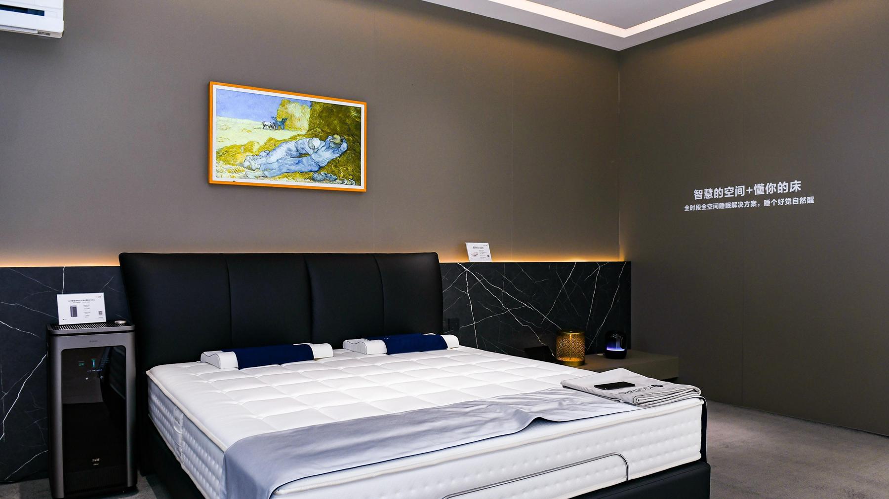 华为鸿蒙智选家场景最强阵容亮相2026AWE 携手IAM以AI共筑智慧家居生态新高度