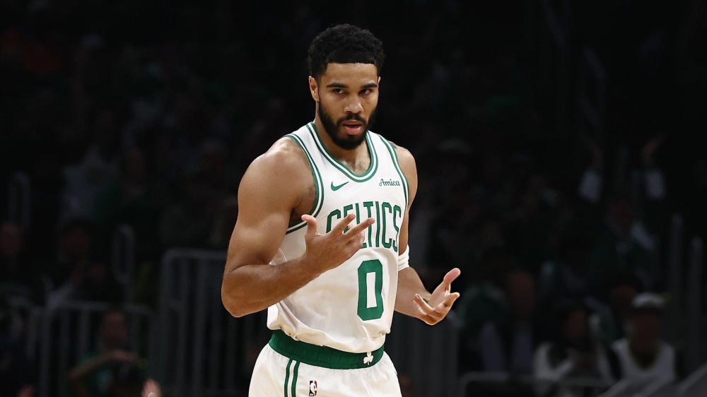 塔图姆砍21+7+4正负值最高！复出后4胜1负 获太阳将帅齐夸赞