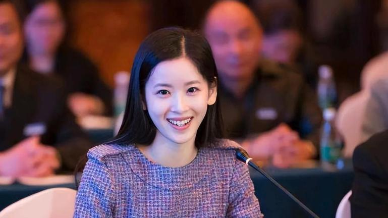 行业｜被群嘲的章泽天 为何要选择做视频播客“主理人”