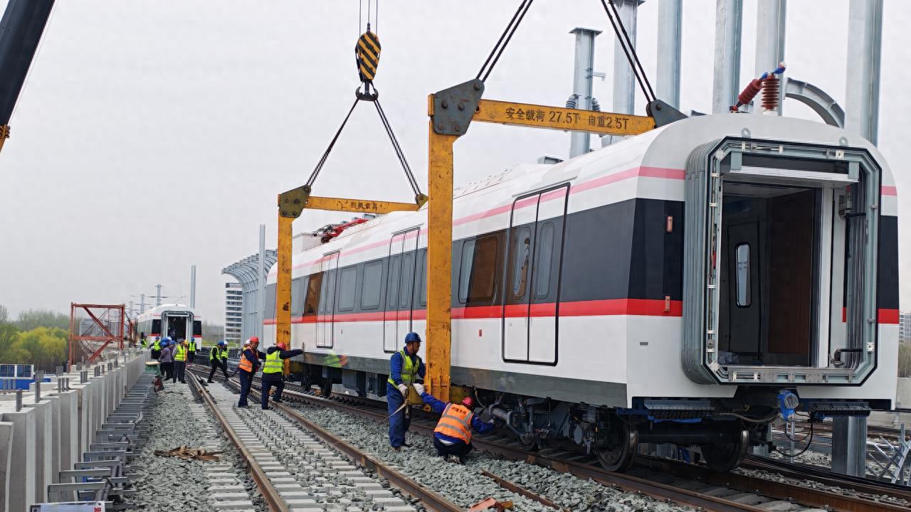 22号线首车交付，马坊站迎来D型车，年内通车还有几道关？