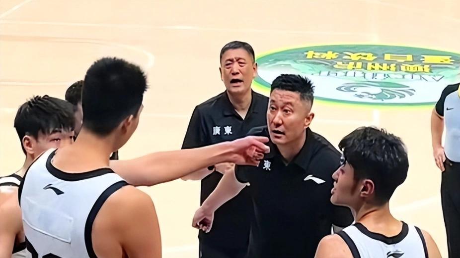 3大国手缺席！广东再战上海，8次失误外援成隐患？朱芳雨急签2米16中锋救主