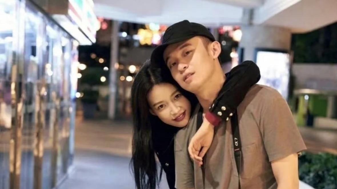 一句"我的朋友"封神！孙怡董子健凭离婚后首互动，定义内娱体面天花板