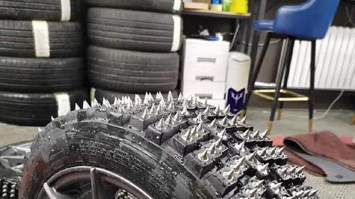 伴通雪地胎究竟好在哪？防滑、缩短刹车距离，冬季行车安全全靠它