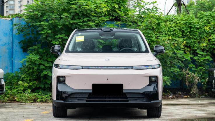 零跑B10全系配置解析：从510到600km，哪款性价比更高？