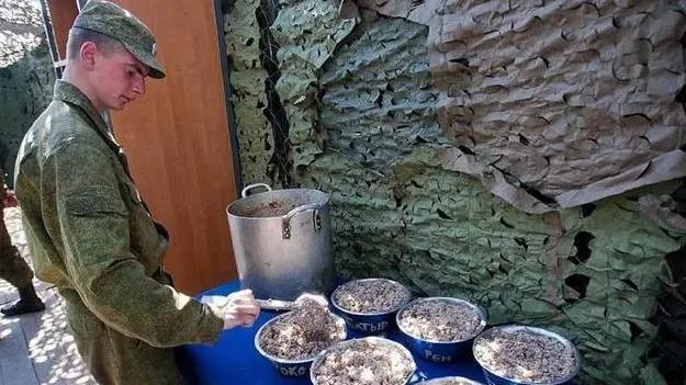 俄军曾向中国进口5万箱方便面，几天后急着要退货，原因令人哭笑不得