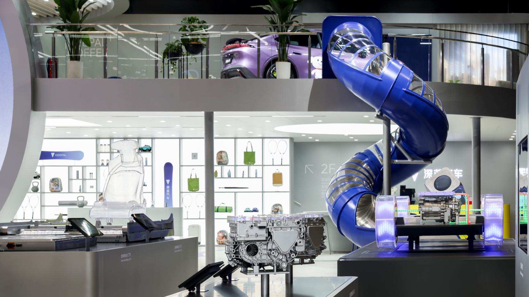 北京车展深蓝汽车迎四周年上新季，深蓝汽车L06系列新品上市