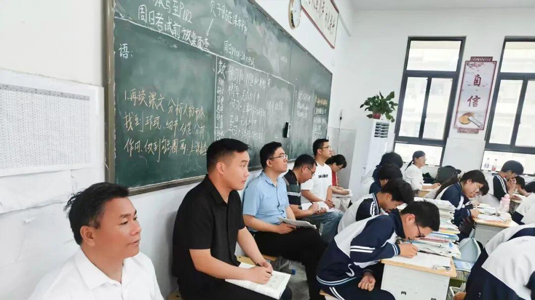 淮滨高中：问如清渠引活水 思似沃野育嘉禾