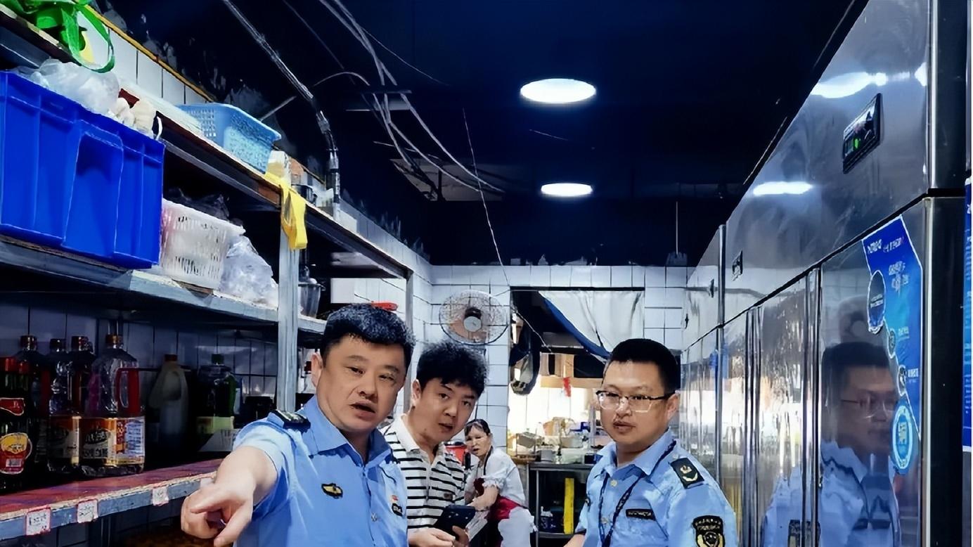 利州区市场监管局：夜间监管不打烊  守护城市“烟火气”