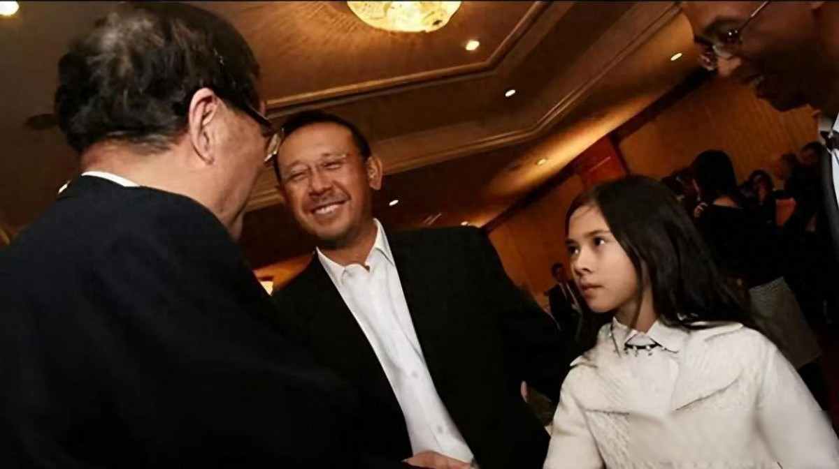 姜文“我女儿世界第一美”，原以为是在吹牛，看到照片后：没说谎