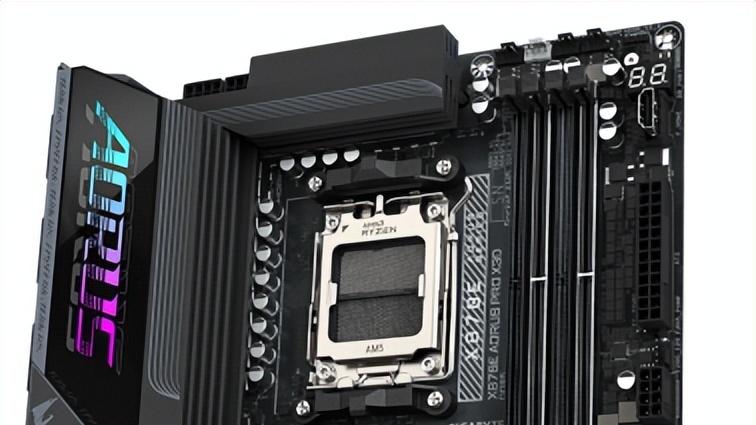 X3D处理器的核心搭档：技嘉X870E X3D电竞雕