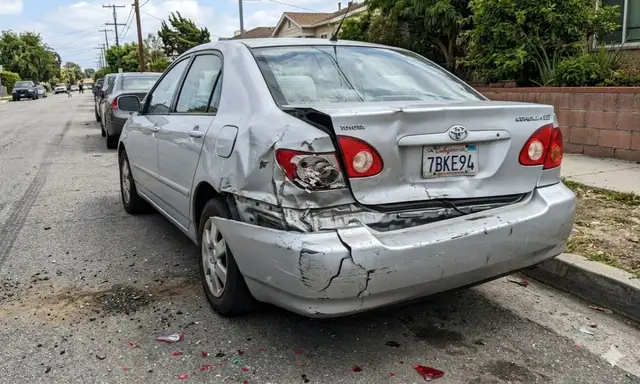 AI生成图片被滥用于伪造车险事故，保险公司称这可能加大车主保费