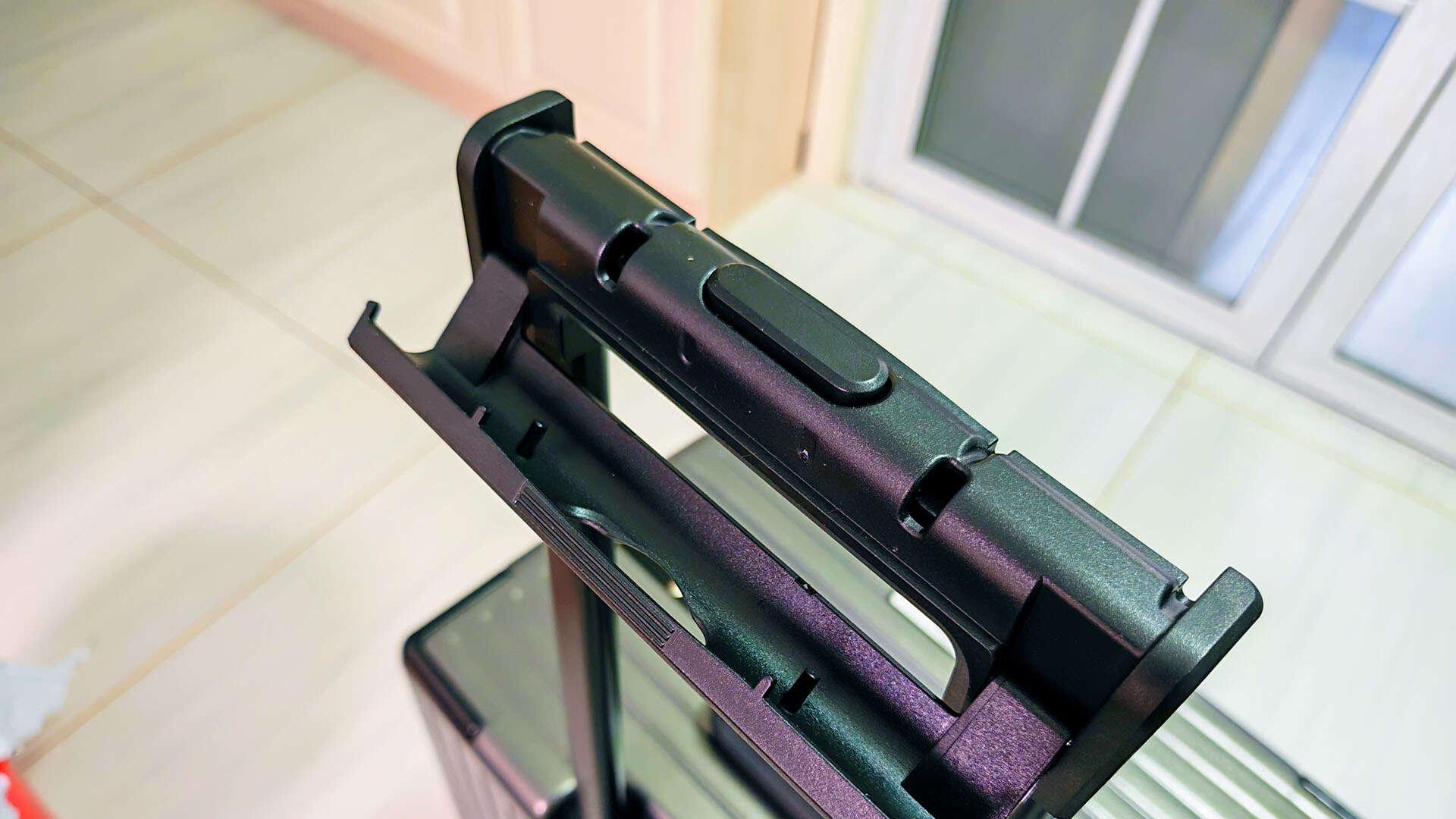 200KG承重+ 6防设计，4层进口科思创，非时尚但耐用，GaKior行李箱