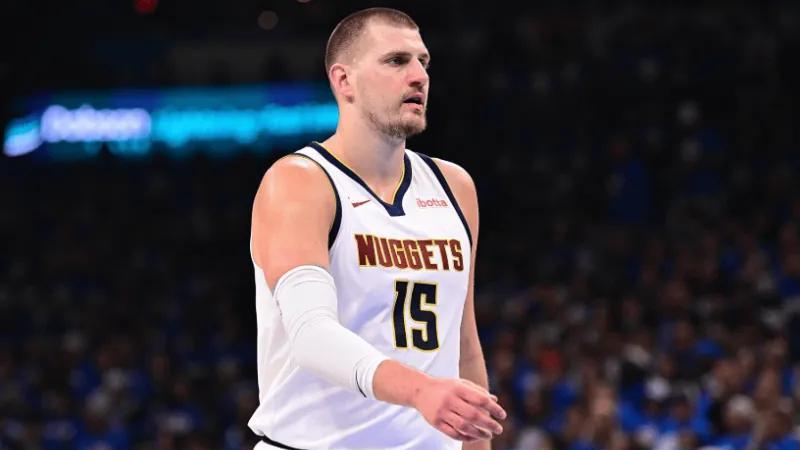 约基奇的"三双神话"碎了：关键时刻的软，藏不住也遮不了