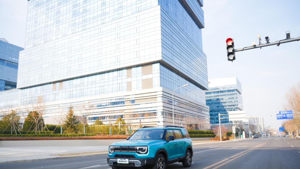 当超大后备箱遇见混动四驱：BJ30旅行家的实用主义