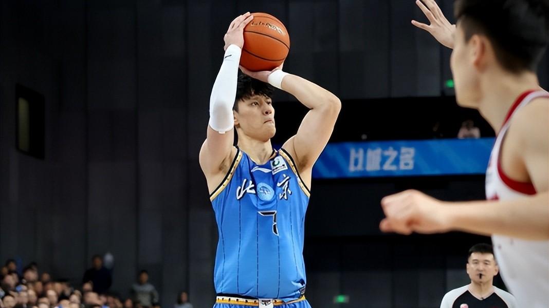 许利民赛后发布会表扬全队，周琦眼伤复发，请大家对他们保持信心