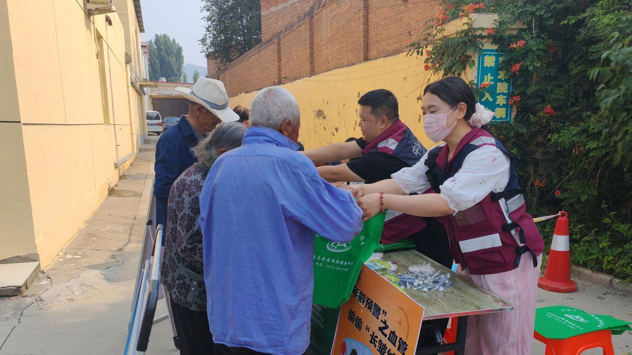 唐县开展健康提“素”乡村行科普宣传活动