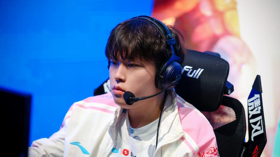 Bin离队风波结束！依旧坐镇首发！BLG对阵TES焦点战！