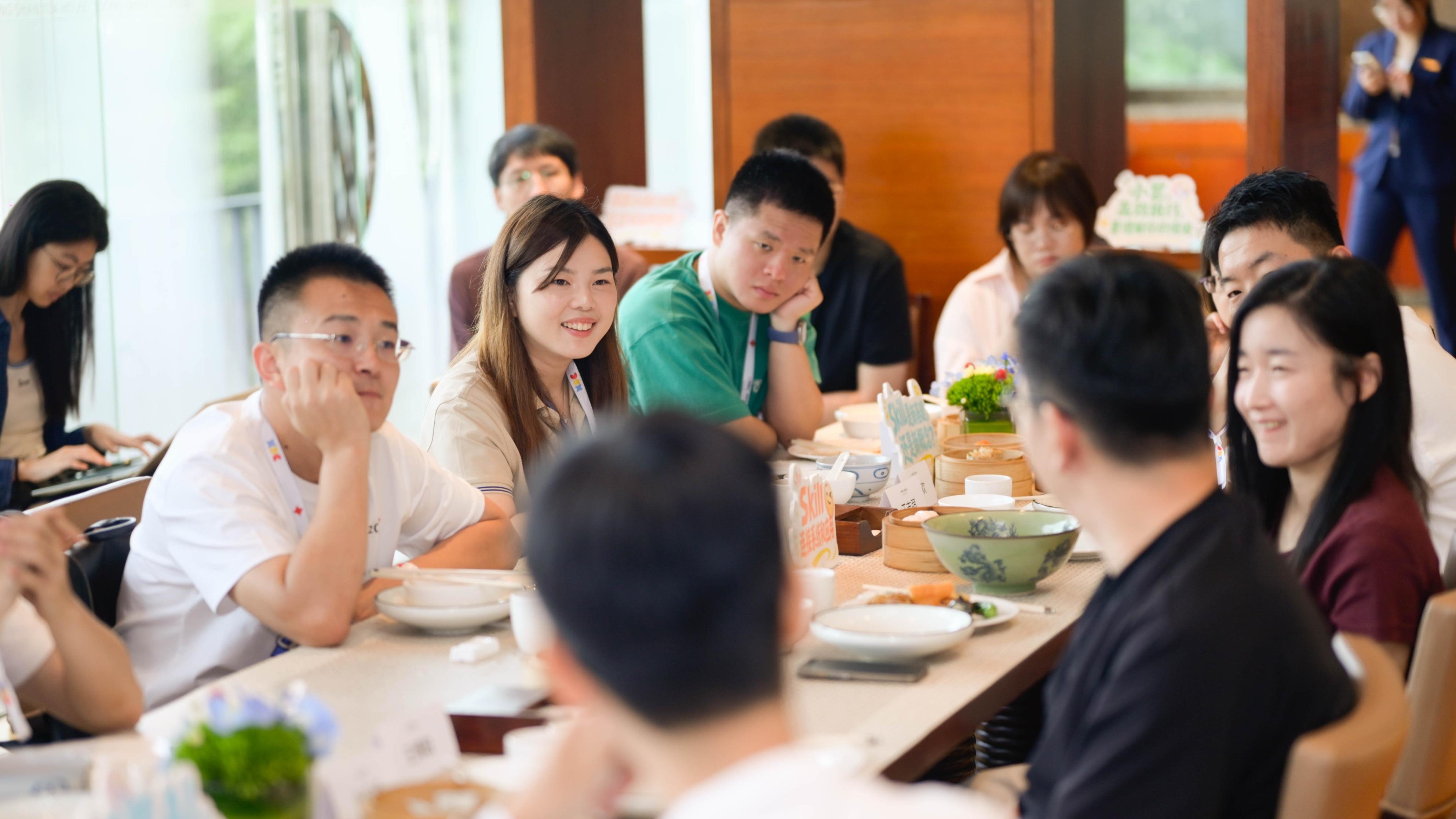 技术如何碰撞真实商业？HDC 2026早餐会透出了鸿蒙生态新风向