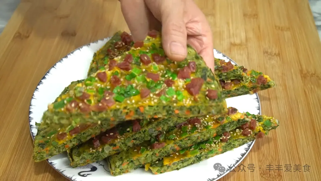 春天要多吃茼蒿，教你从没吃过的做法，不炒不蒸不凉拌，简单营养