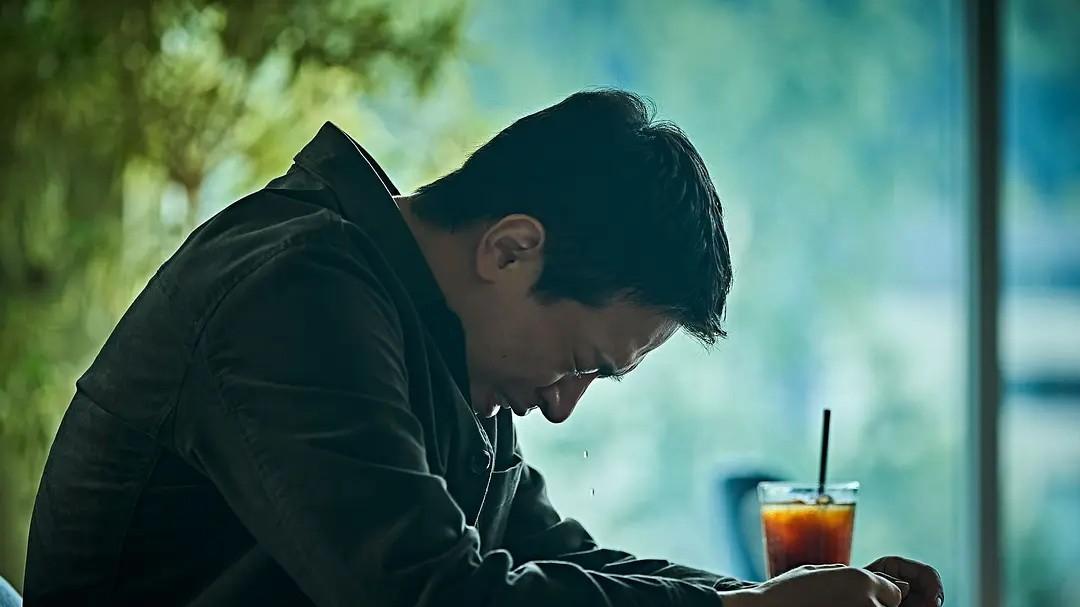 群体偏见杀人无形——《脸庞》