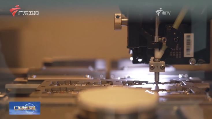 折痕消失术背后：揭秘OPPO Find N6三年攻坚与0.03mm的制造哲学