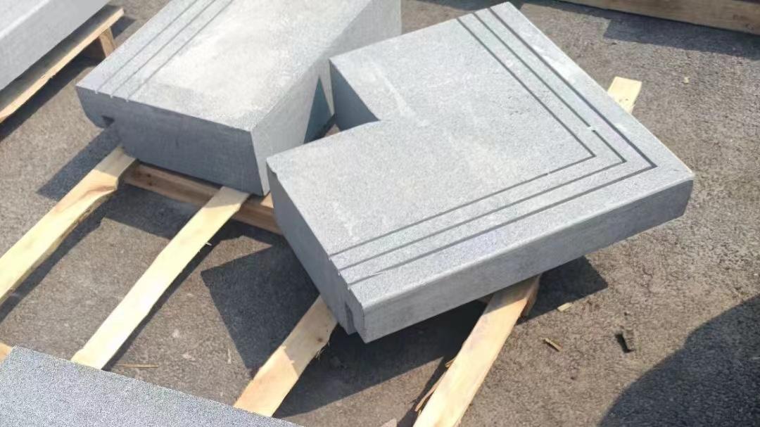 芝麻黑G654C厂家地铺石干挂材料选择芝麻黑火烧板荔枝面表面处理