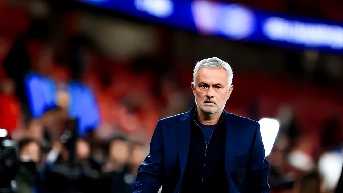 欧冠末轮豪门抢位战，阿森纳拜仁替补出战，巴黎纽卡激战成焦点