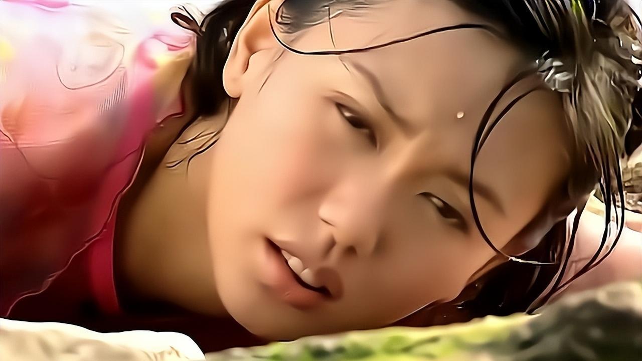 张无忌出生时，比起张翠山，谢逊为何更像是生父？殷素素有口难言