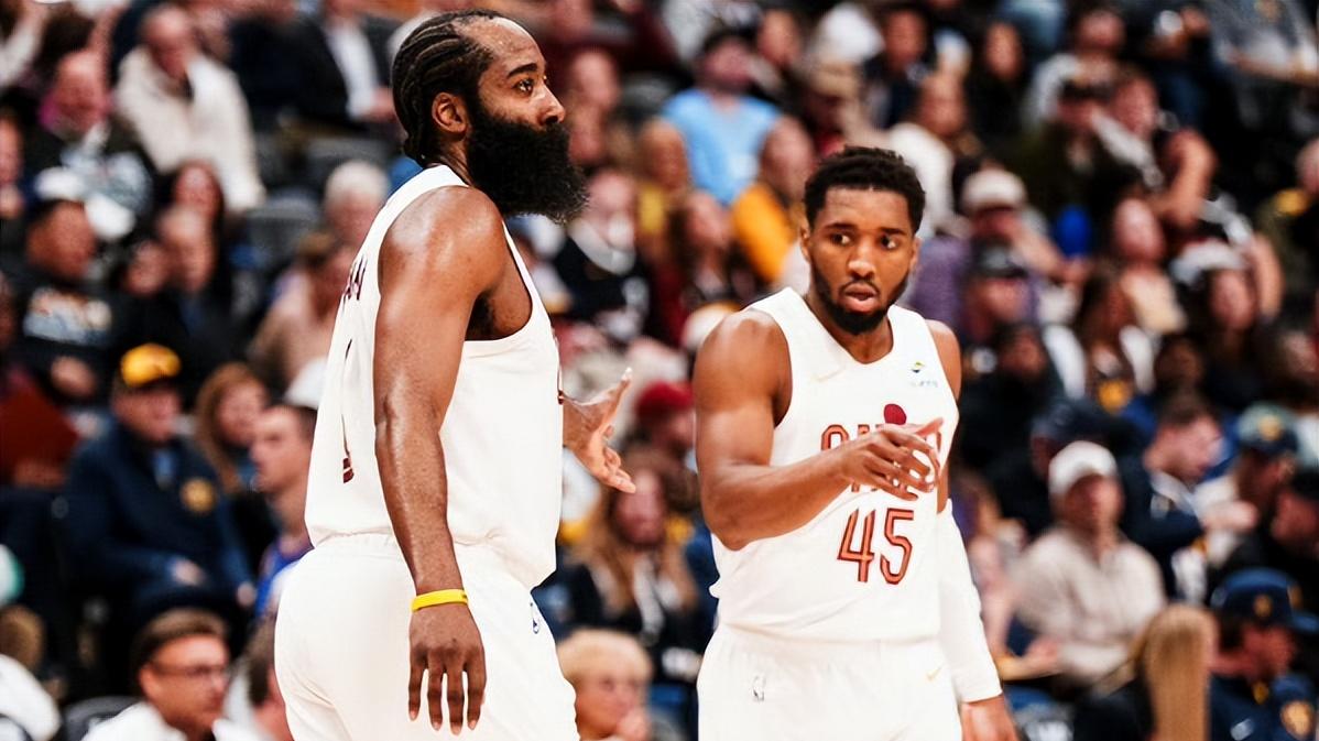 末节逆转！骑士119-117险胜掘金，哈登关键三分米切尔罚球绝杀