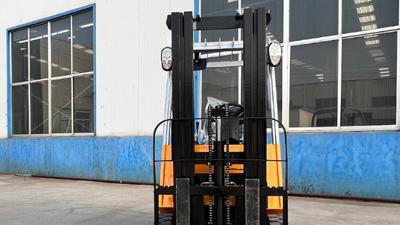 全电动三支点叉车适合什么场景？