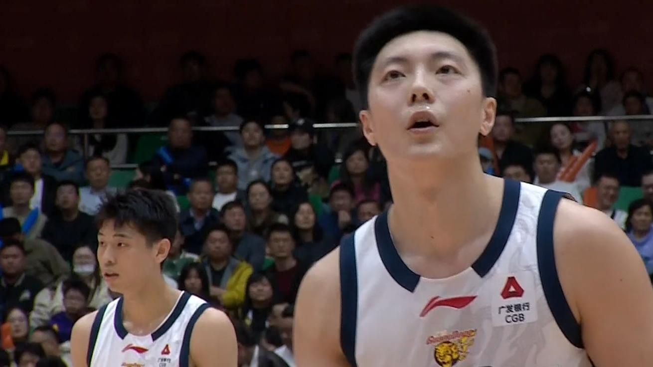 CBA：徐杰6中1终结三连胜，外援8失误，高诗岩15+6晃倒徐杰