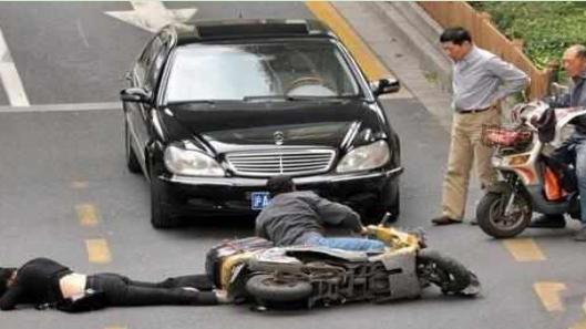 开车故意撞“碰瓷”的话，要负责任吗？来听交警怎么说