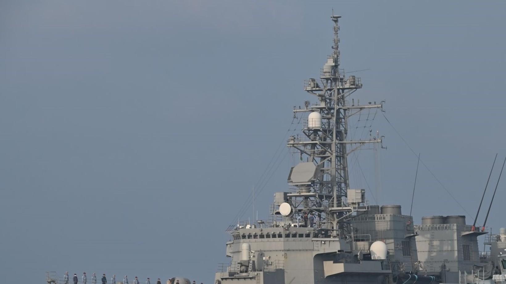 日舰穿越台海，解放军划五大警戒区，黄海锁喉+东海亮剑组合打出