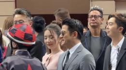 一家四口马场亮相，方媛粉白穿搭甜过少女，郭富城踩裙摆反成糖点