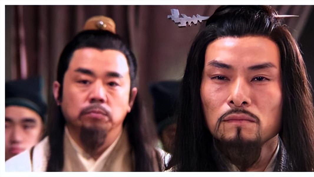 李世民深夜试探，给醉酒的徐茂公披龙袍，徐茂公一个动作保全身！