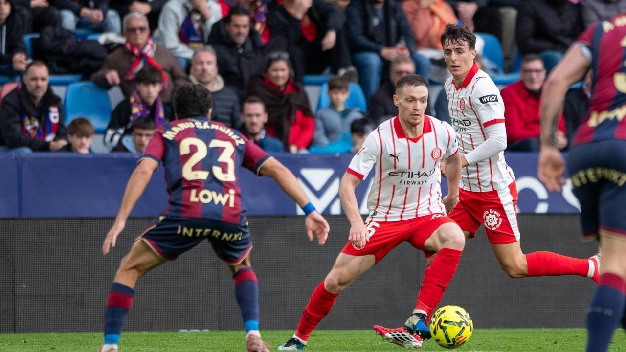 今日足球 布伦特福德VS狼队+巴列卡诺VS莱万特