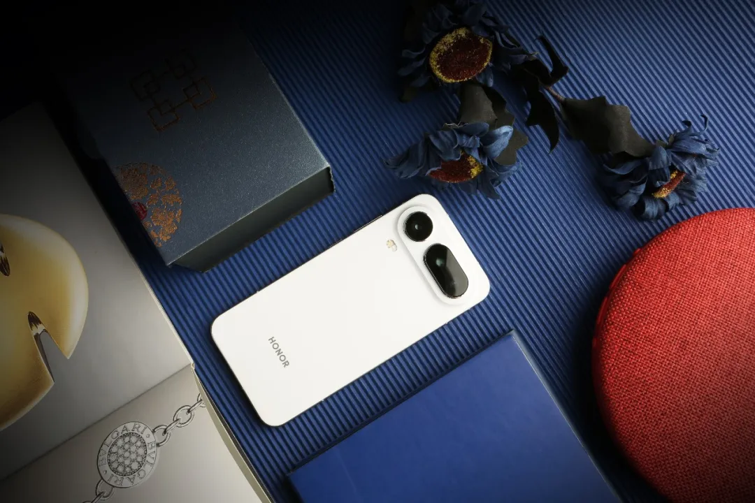 小荷才露尖尖角｜轻薄标杆荣耀Magic8 Pro Air