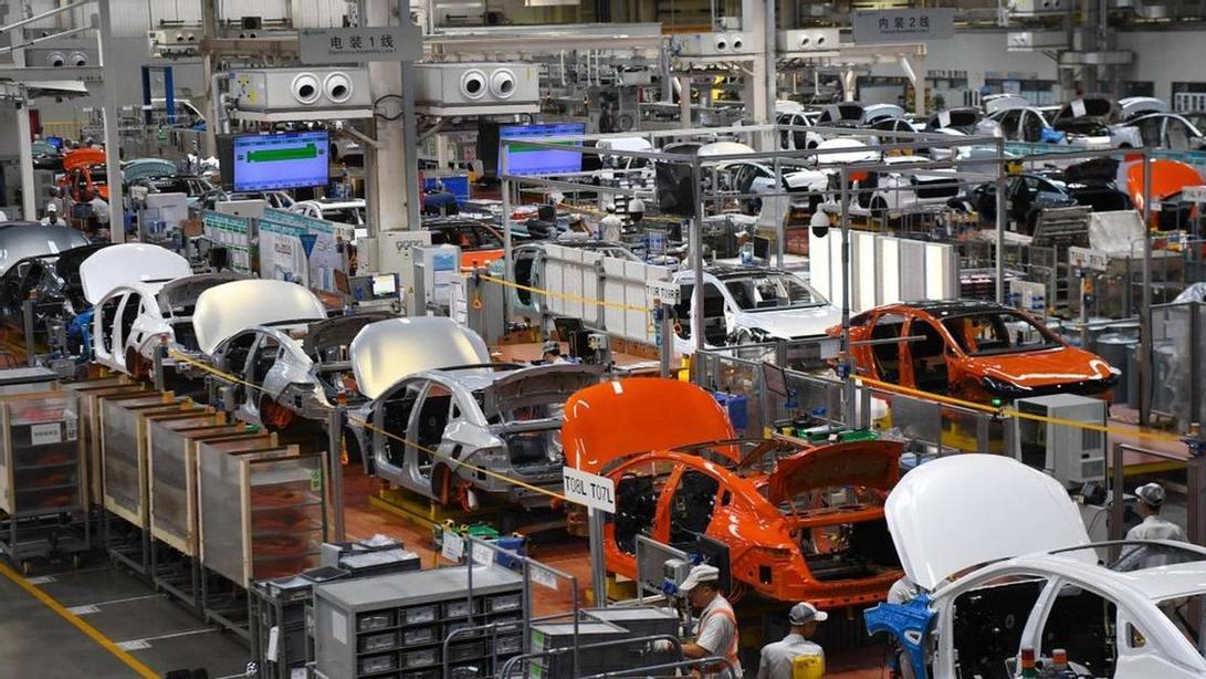 2026年汽车销量或跌15%至20%，单车利润仅3000元却压着两倍库存？