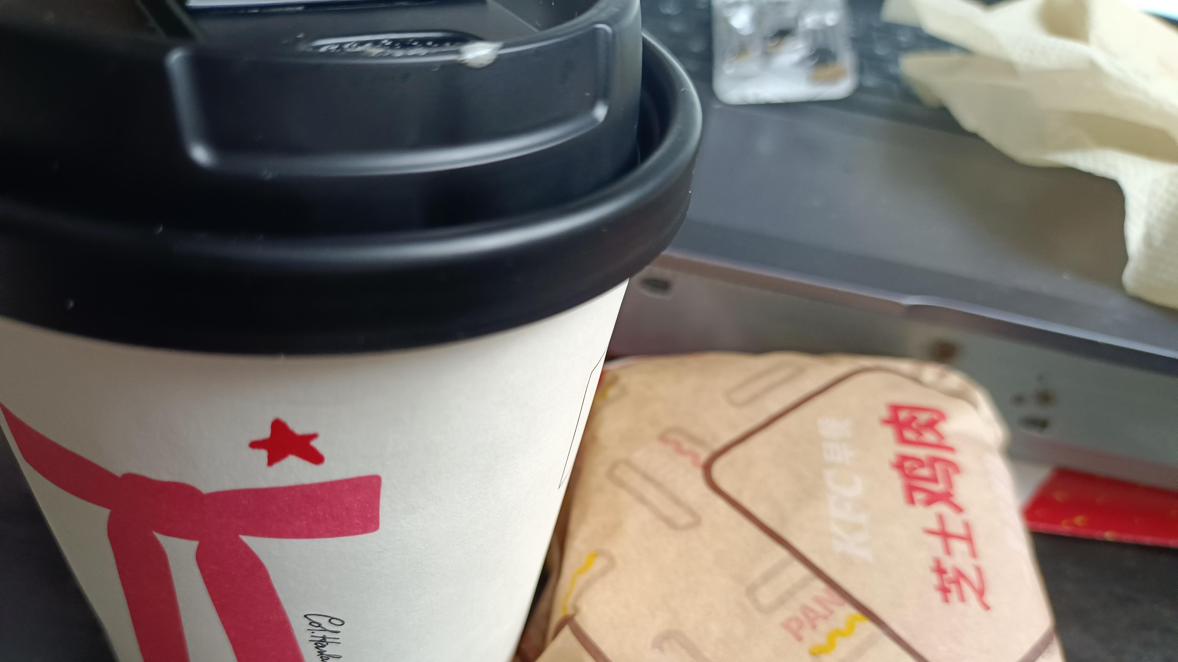 肯悦咖啡-草莓生巧拿铁-不腻的苦甜味|JSP