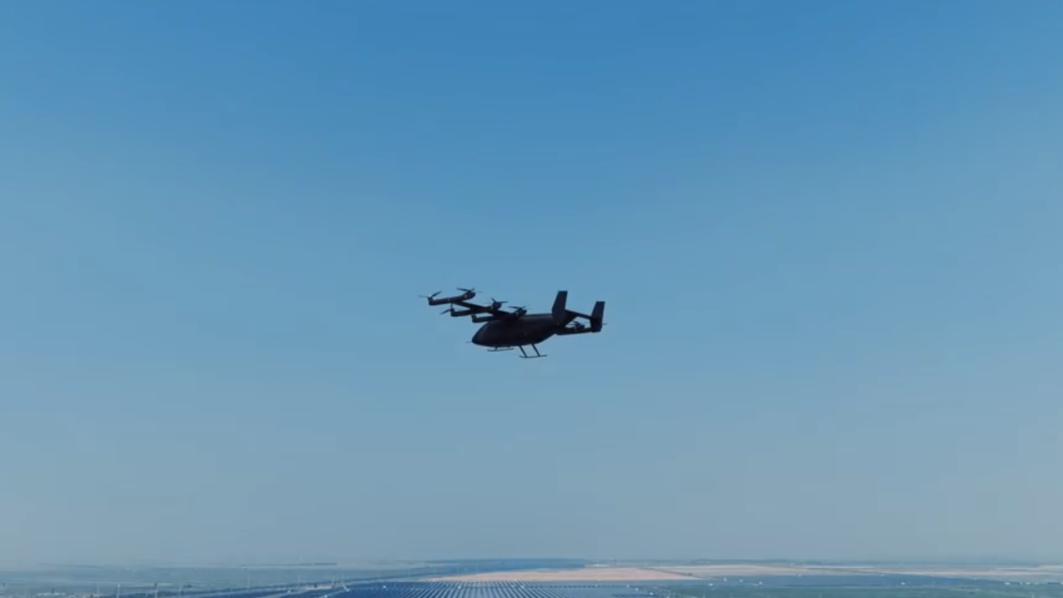 国内首架大型长航程油电混动eVTOL全倾转过渡飞行圆满成功