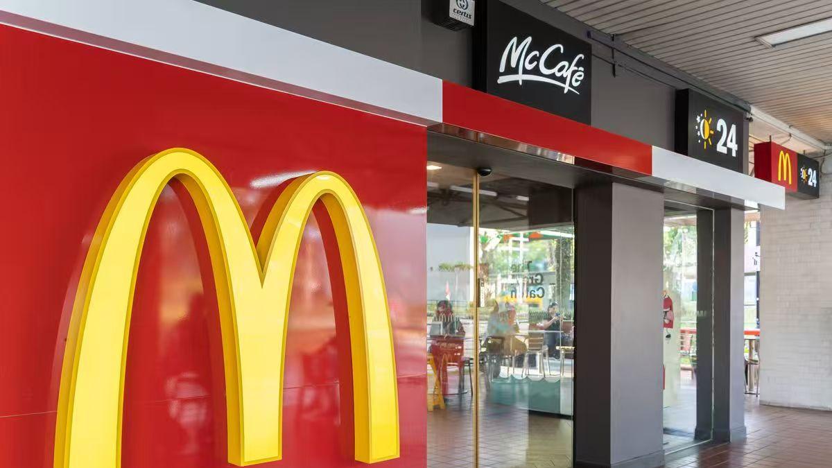 新加坡麦当劳三岁女童被烫伤，前国脚父亲心痛不已