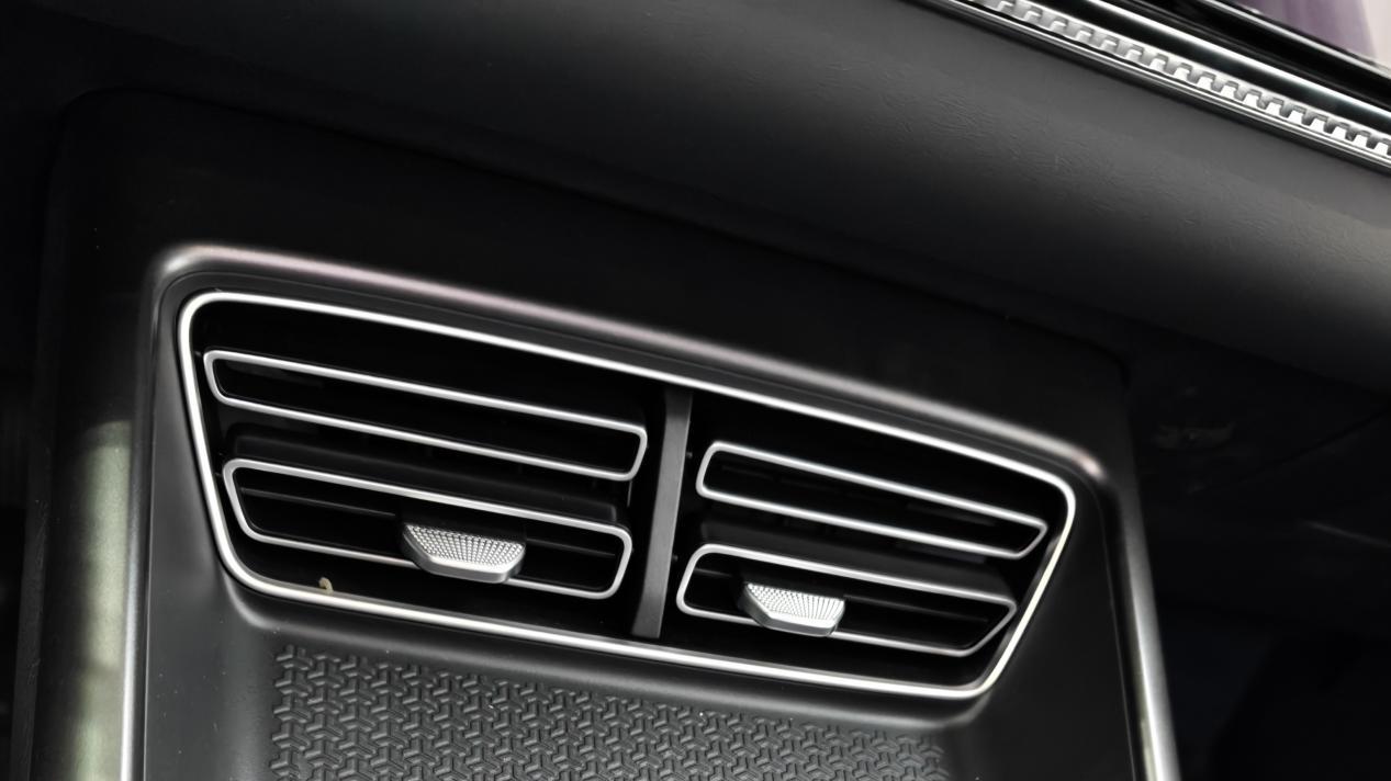 11.98万起的宋Pro DM-i长续航版到店实拍：这配置很难不心动