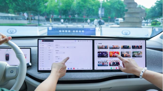 制造巨头的“智驾焦虑”，长城汽车的灵魂摇摆