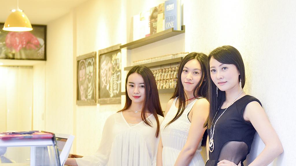 一个女人真正成熟的标志，是开始对“勉强自己”这件事保持警惕