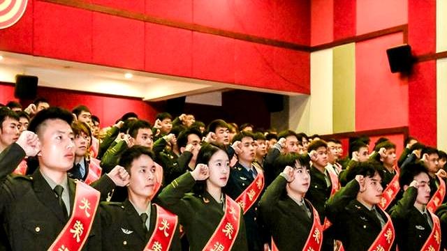 当兵16年，退役时选择拿100万现金好，还是选分配的稳定工作？