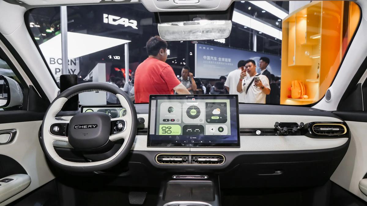 全新奇瑞QQ3要来了，配8155智舱+15.6英寸大屏，轴距2米7